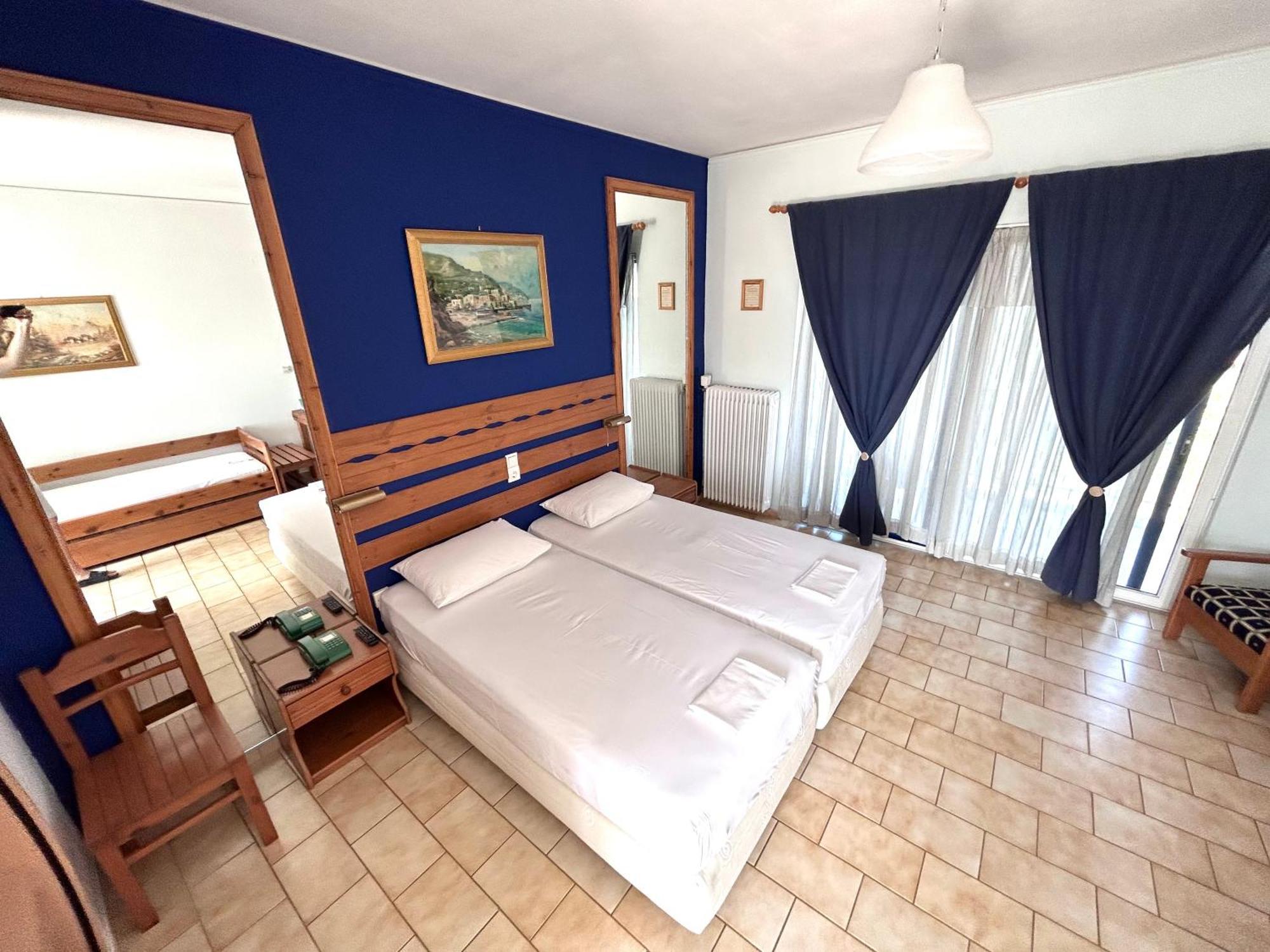 Bay Holiday Hotel & Spa Karavomilos  Exterior photo
