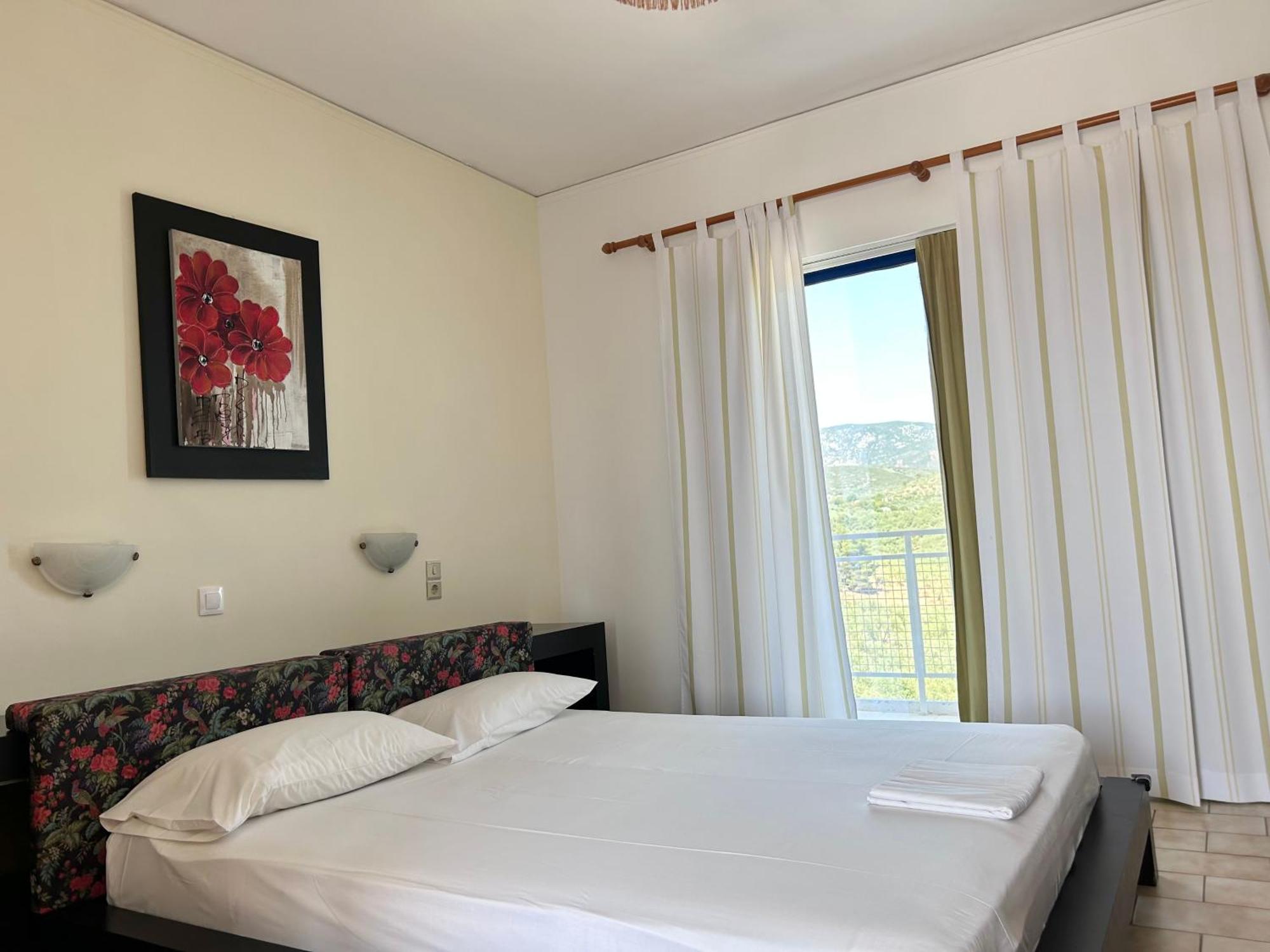 Bay Holiday Hotel & Spa Karavomilos  Exterior photo