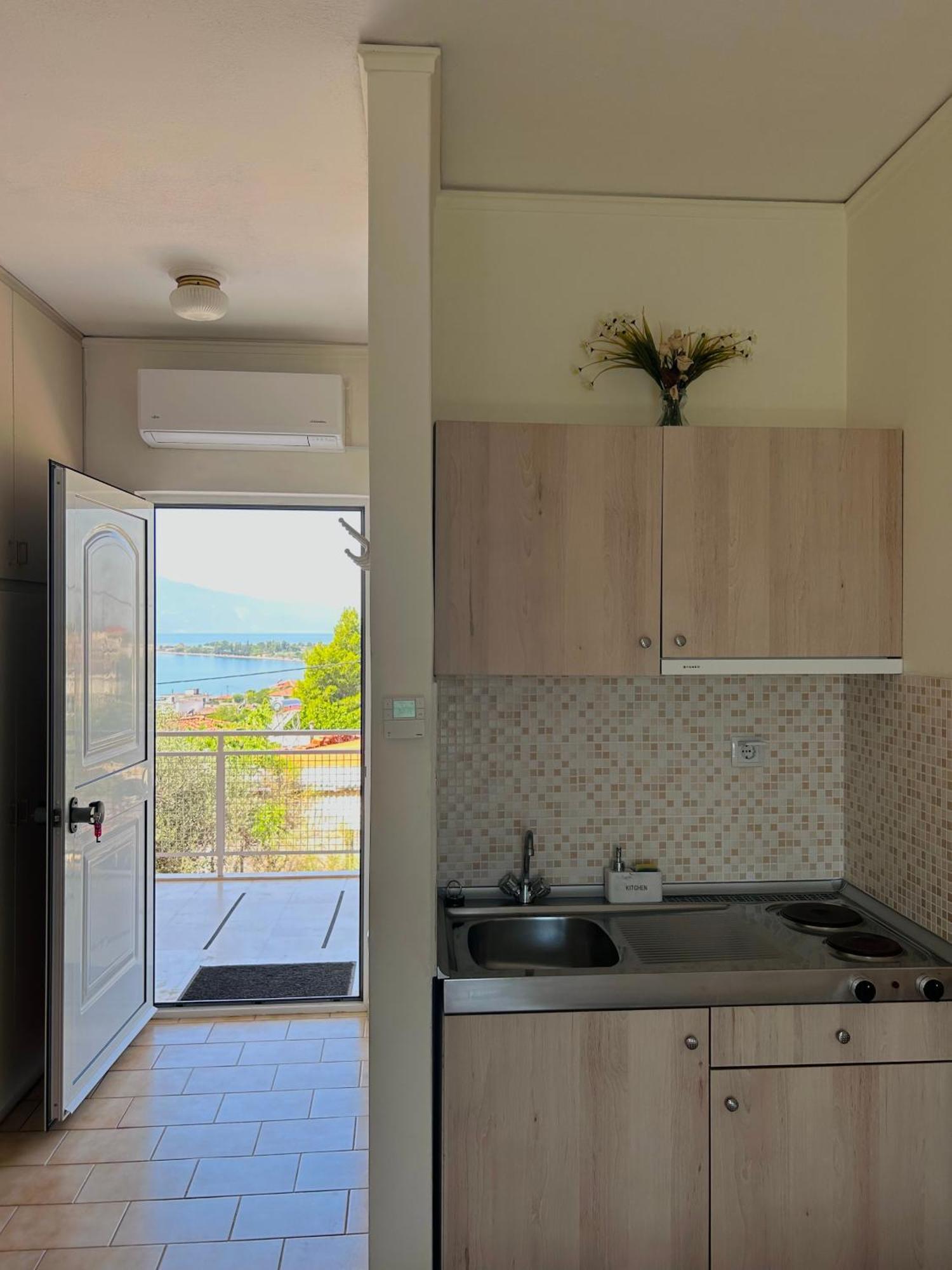 Bay Holiday Hotel & Spa Karavomilos  Exterior photo
